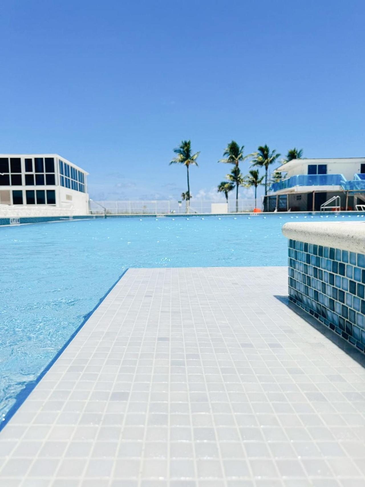 Castle 1733 Ocean View Studio With Direct Beach Access, Pool, Tennis & Free Parking Miami Beach Buitenkant foto