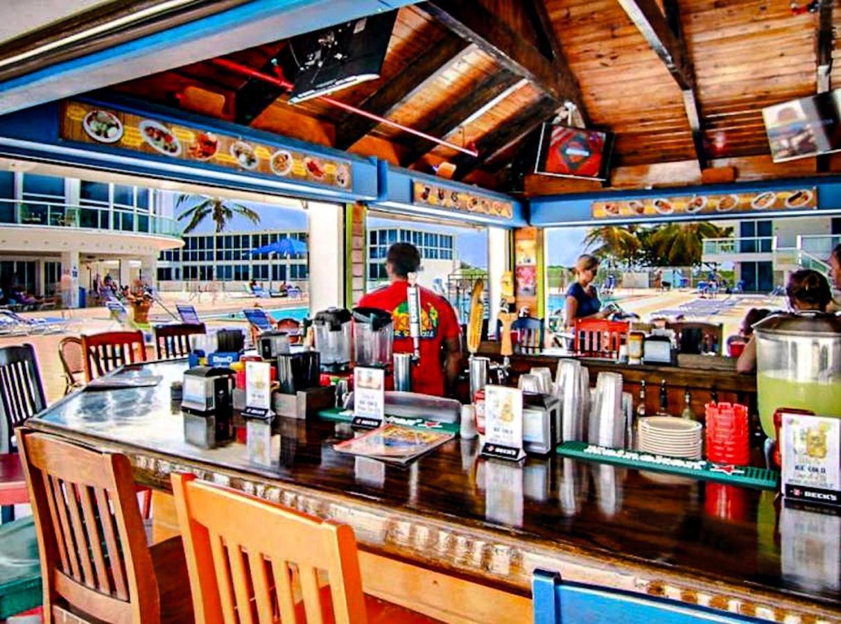 Castle 1733 Ocean View Studio With Direct Beach Access, Pool, Tennis & Free Parking Miami Beach Buitenkant foto