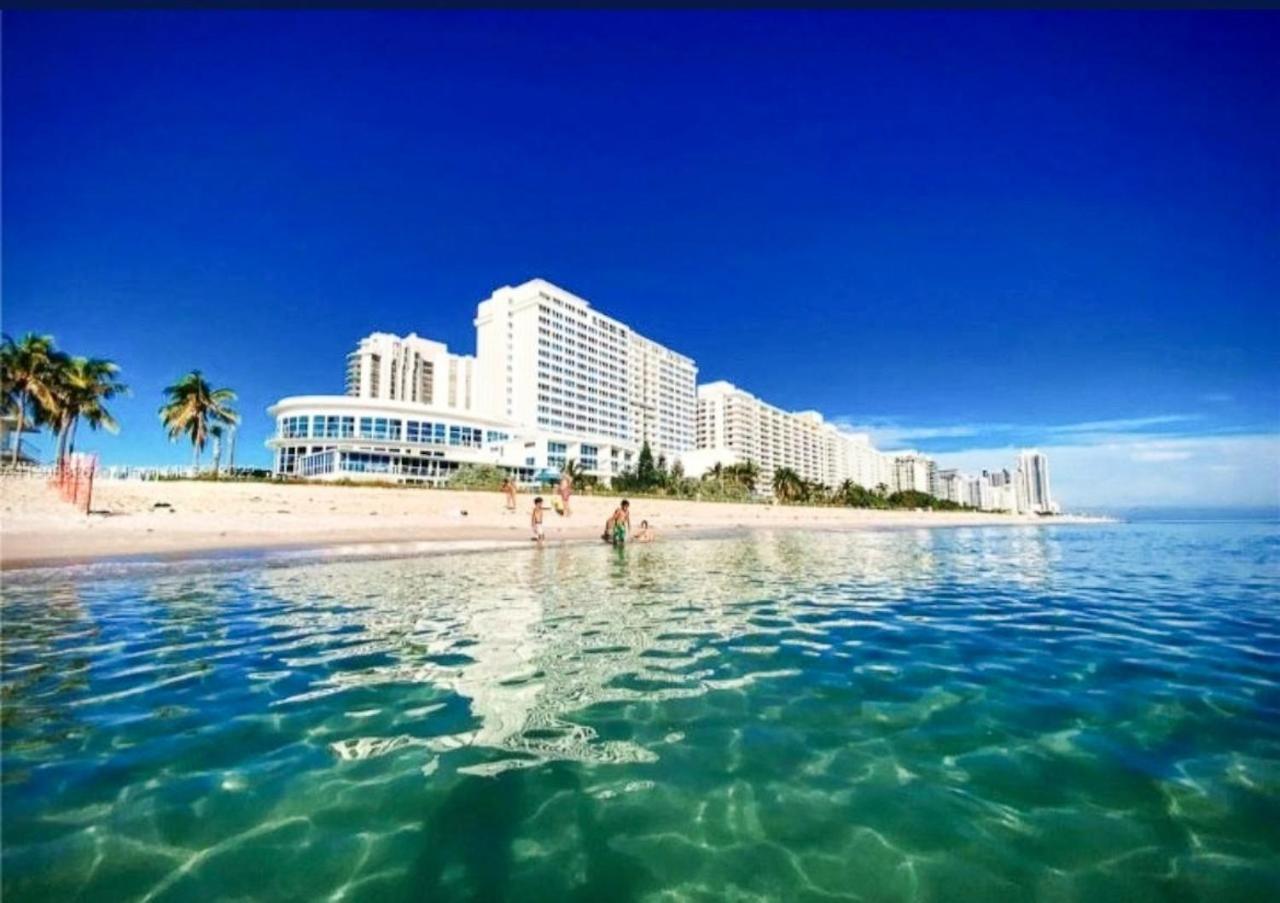 Castle 1733 Ocean View Studio With Direct Beach Access, Pool, Tennis & Free Parking Miami Beach Buitenkant foto