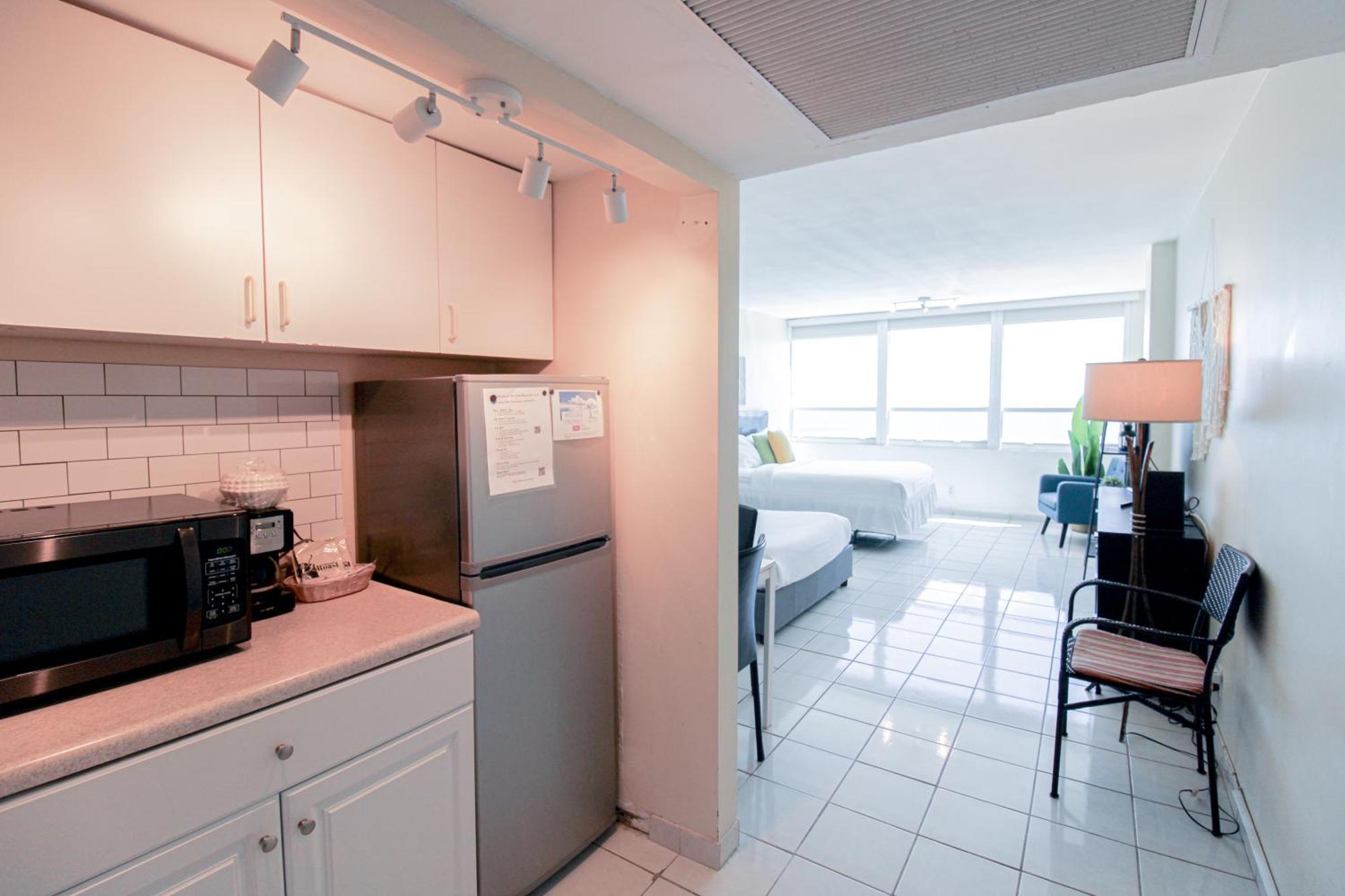 Castle 1733 Ocean View Studio With Direct Beach Access, Pool, Tennis & Free Parking Miami Beach Buitenkant foto